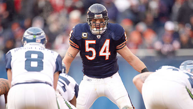 dallas-cowboys-brian-urlacher-jonathan-vilma.jpg